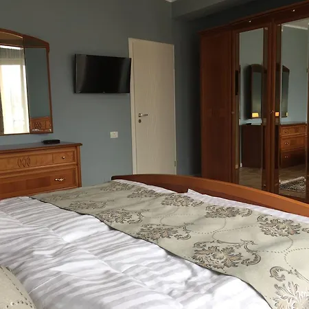 Апартаменти Kiem Premium Apartments *