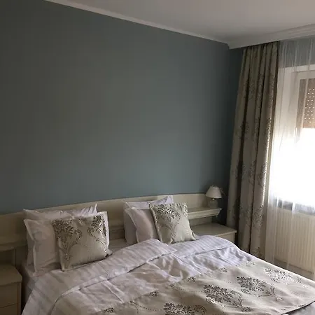 Kiem Premium Apartments Брашов